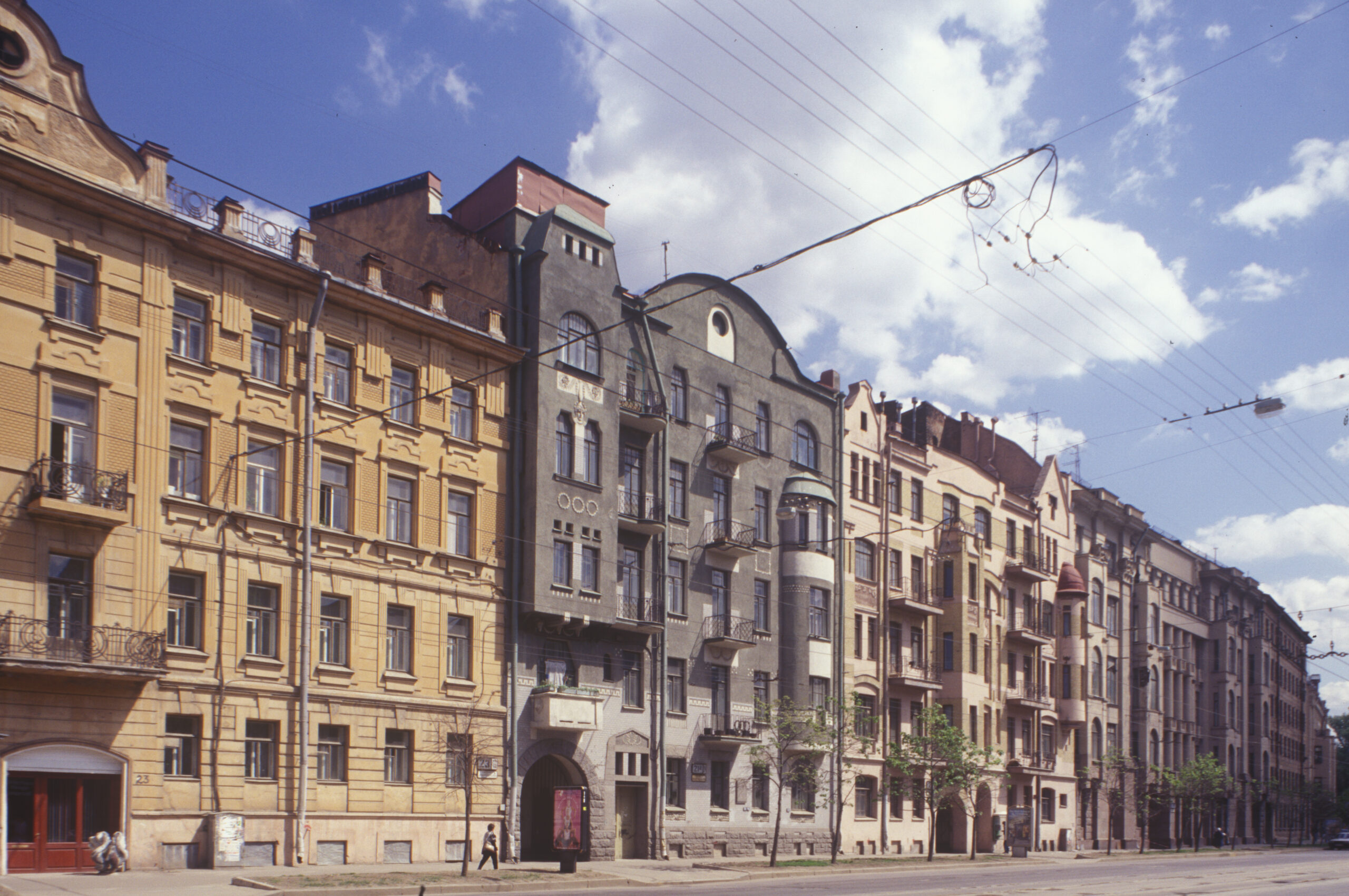 M. K. CHAPLITS APARTMENT BUILDING, DOBROLIUBOV PROSPEKT 21A series of apartment buildings